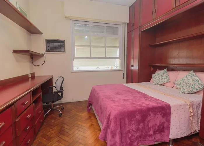 Leblon - Confortavel Apartamento De 2 Quartos
