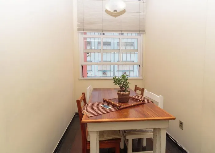 Leblon - Confortavel Apartamento De 2 Quartos